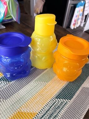 Tupperware Kids Snack Pots Blue&Orange Snack Containers and yellow water bottle